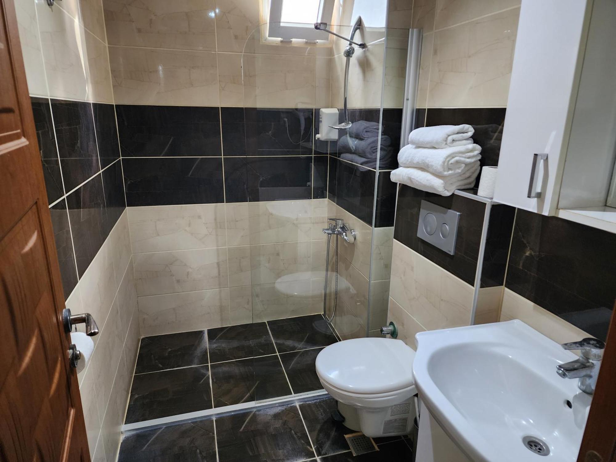 Antalya Konyaalti Guenduez Otel Ngoại thất bức ảnh